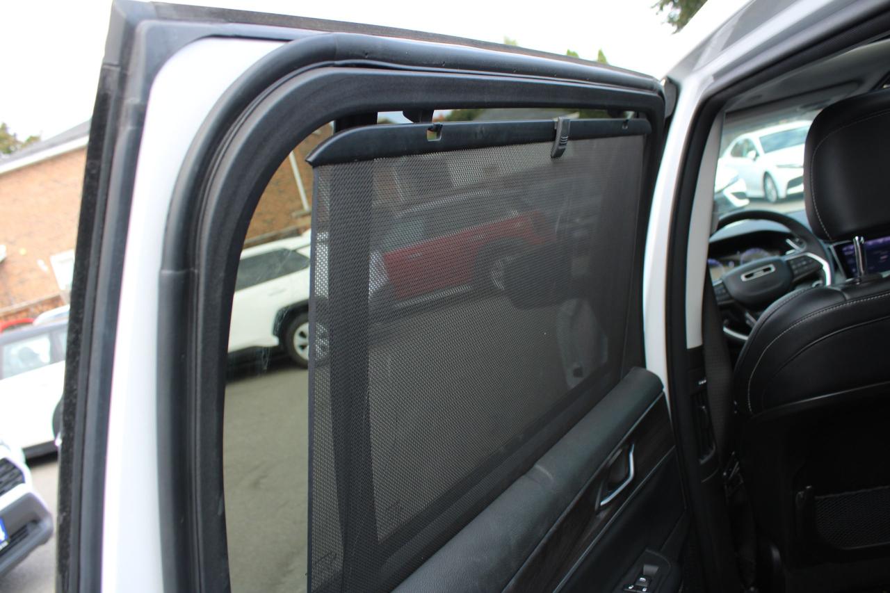 2023 Jeep Grand Cherokee L Limited 4x4 - Photo #17