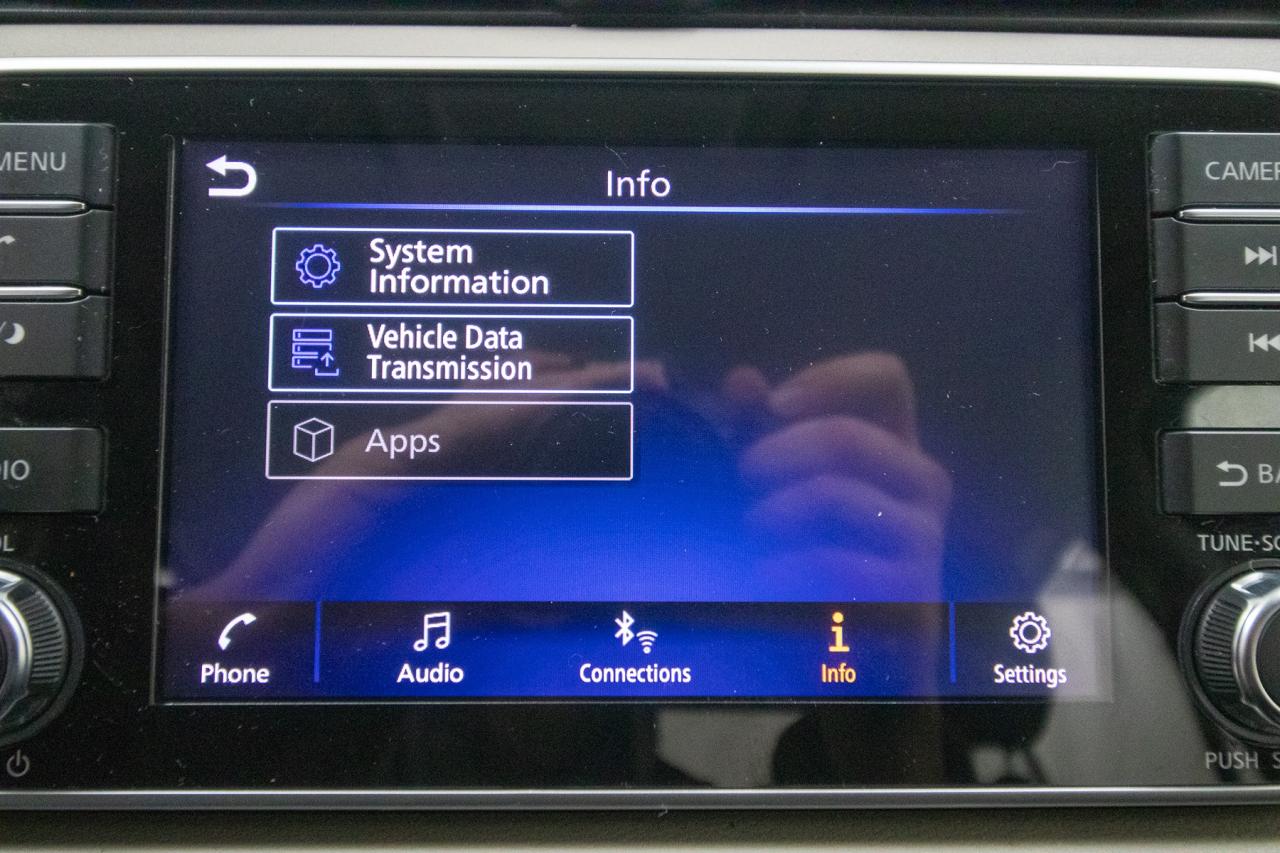 2021 Nissan Versa SV Photo5