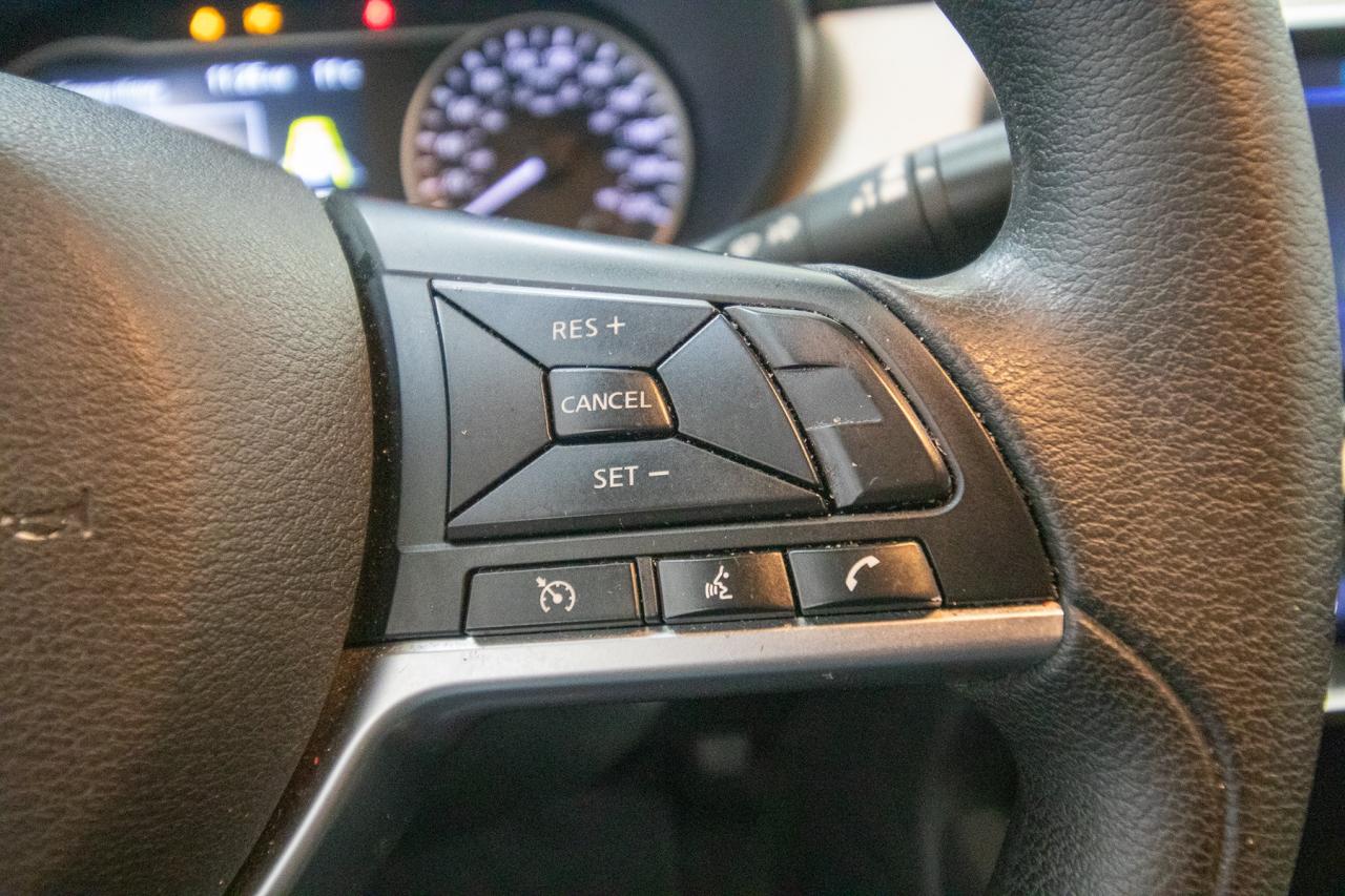 2021 Nissan Versa SV Photo5