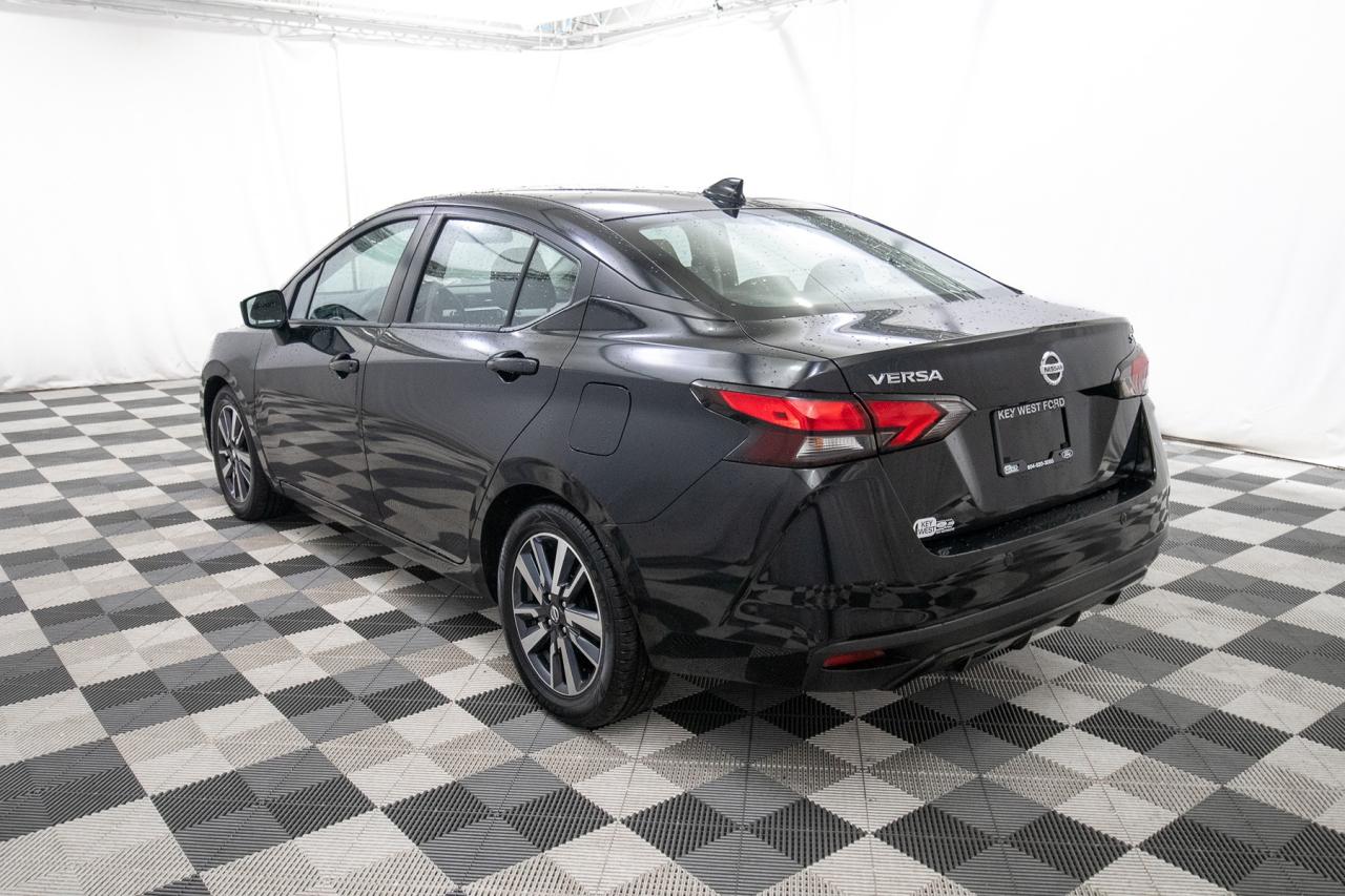 2021 Nissan Versa SV Photo5