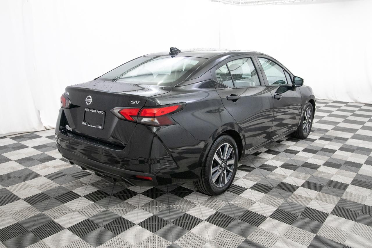 2021 Nissan Versa SV Photo5