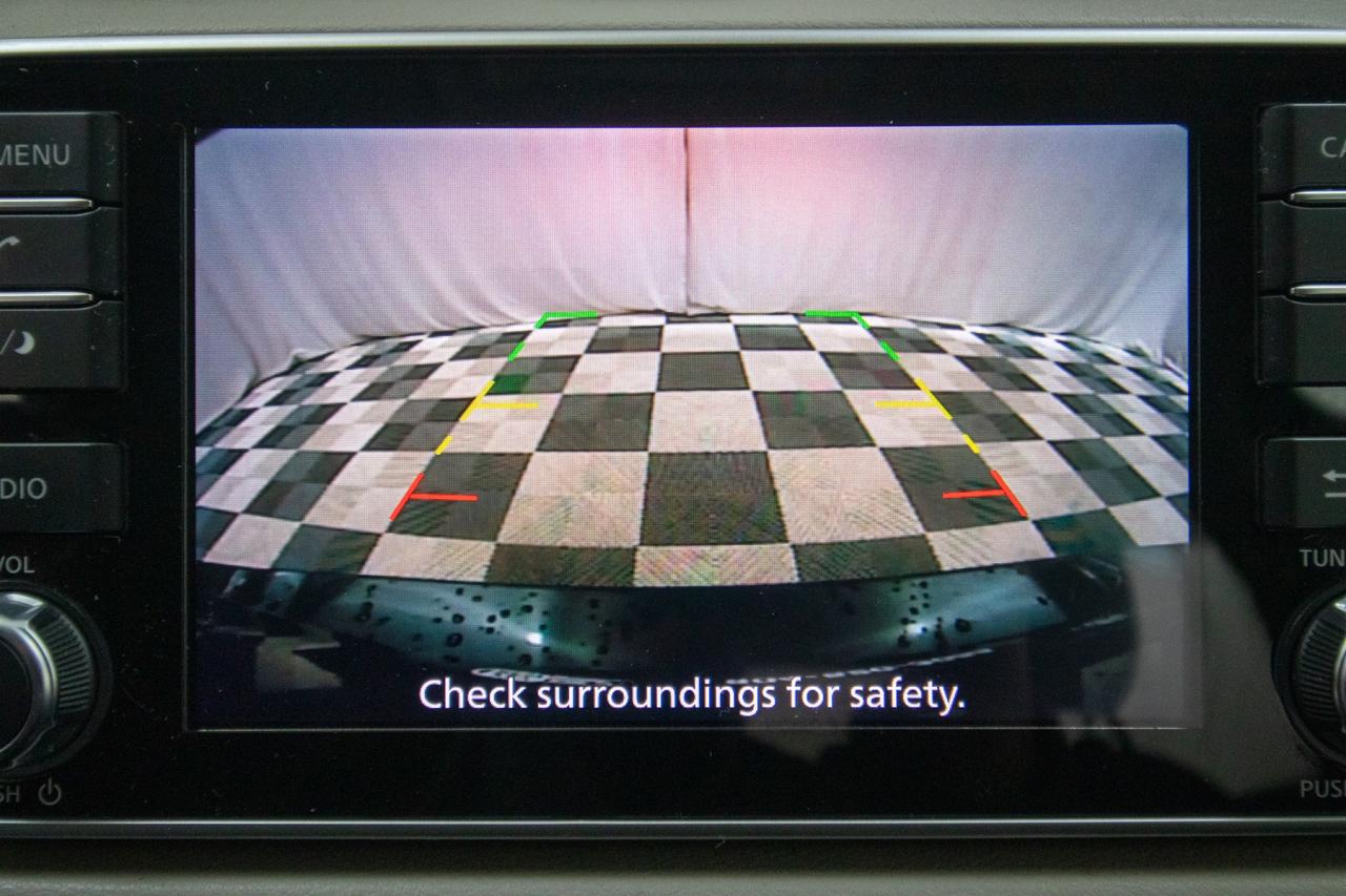 2021 Nissan Versa SV Photo5