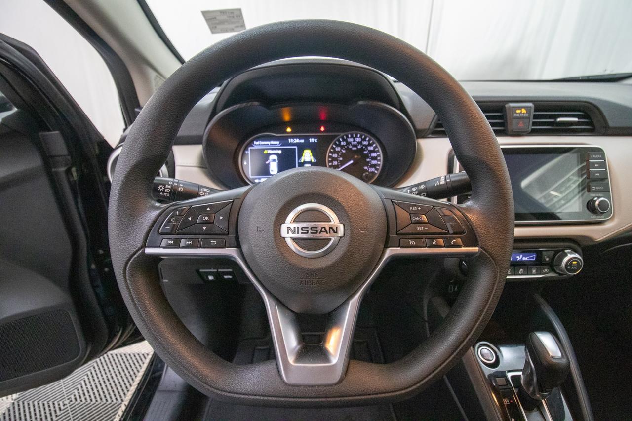 2021 Nissan Versa SV Photo5