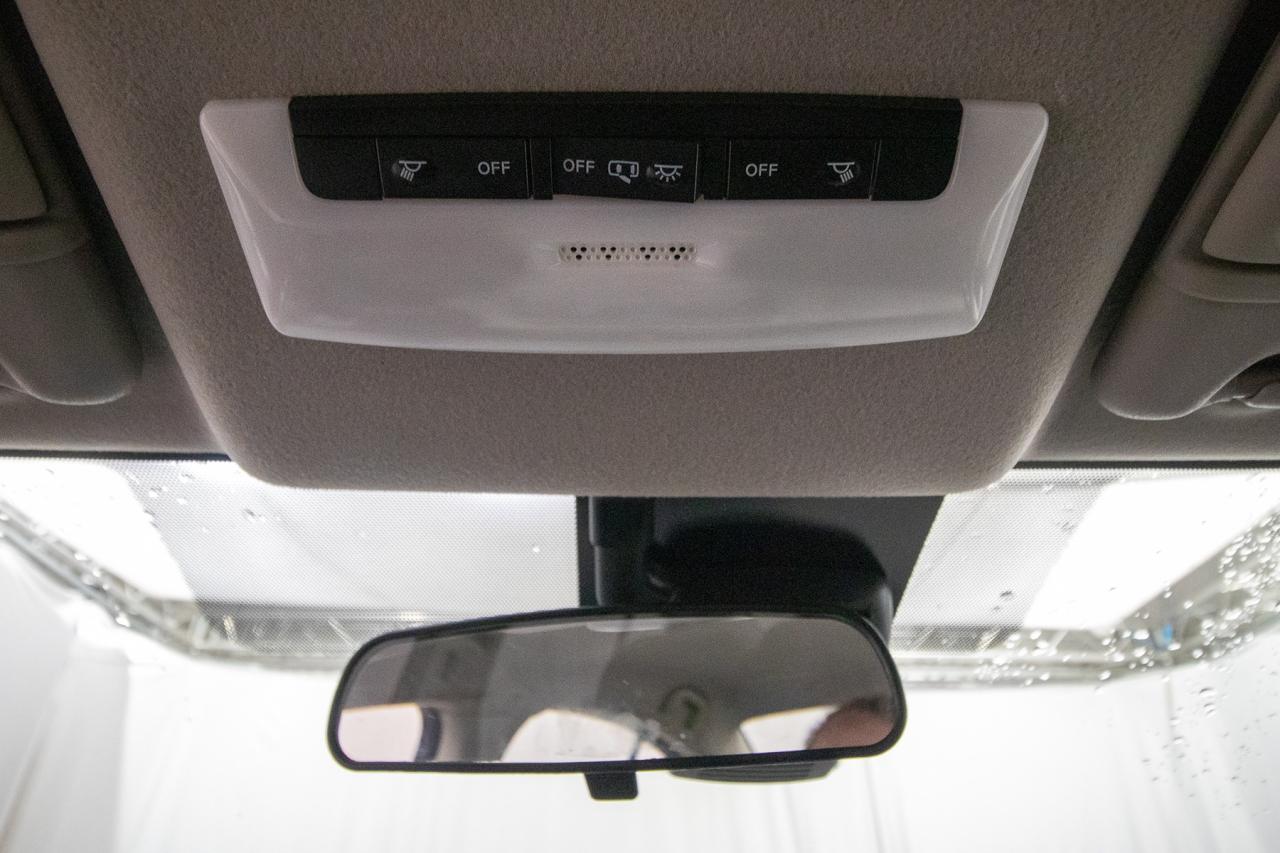 2021 Nissan Versa SV Photo5