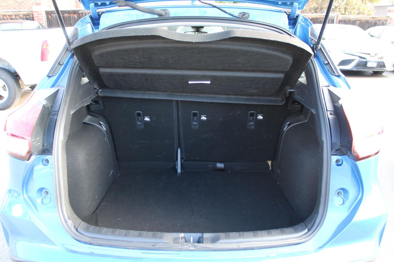 2024 Nissan Kicks SR FWD - Photo #9