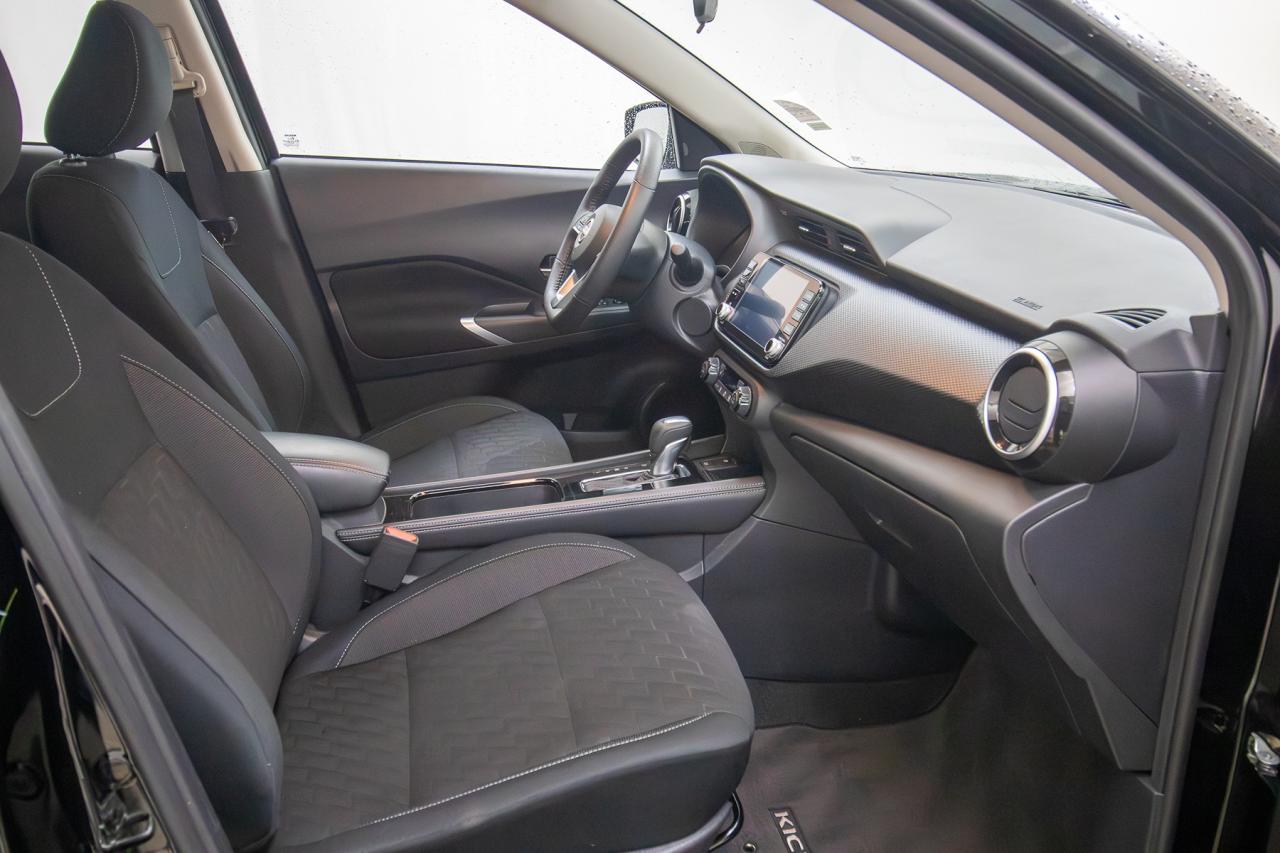 2024 Nissan Kicks SV Photo5
