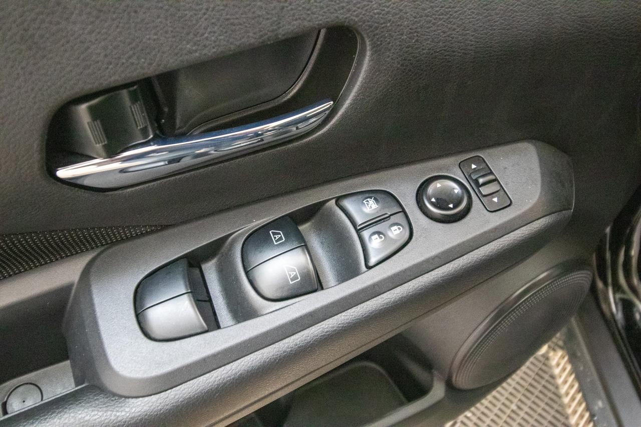 2024 Nissan Kicks SV Photo5