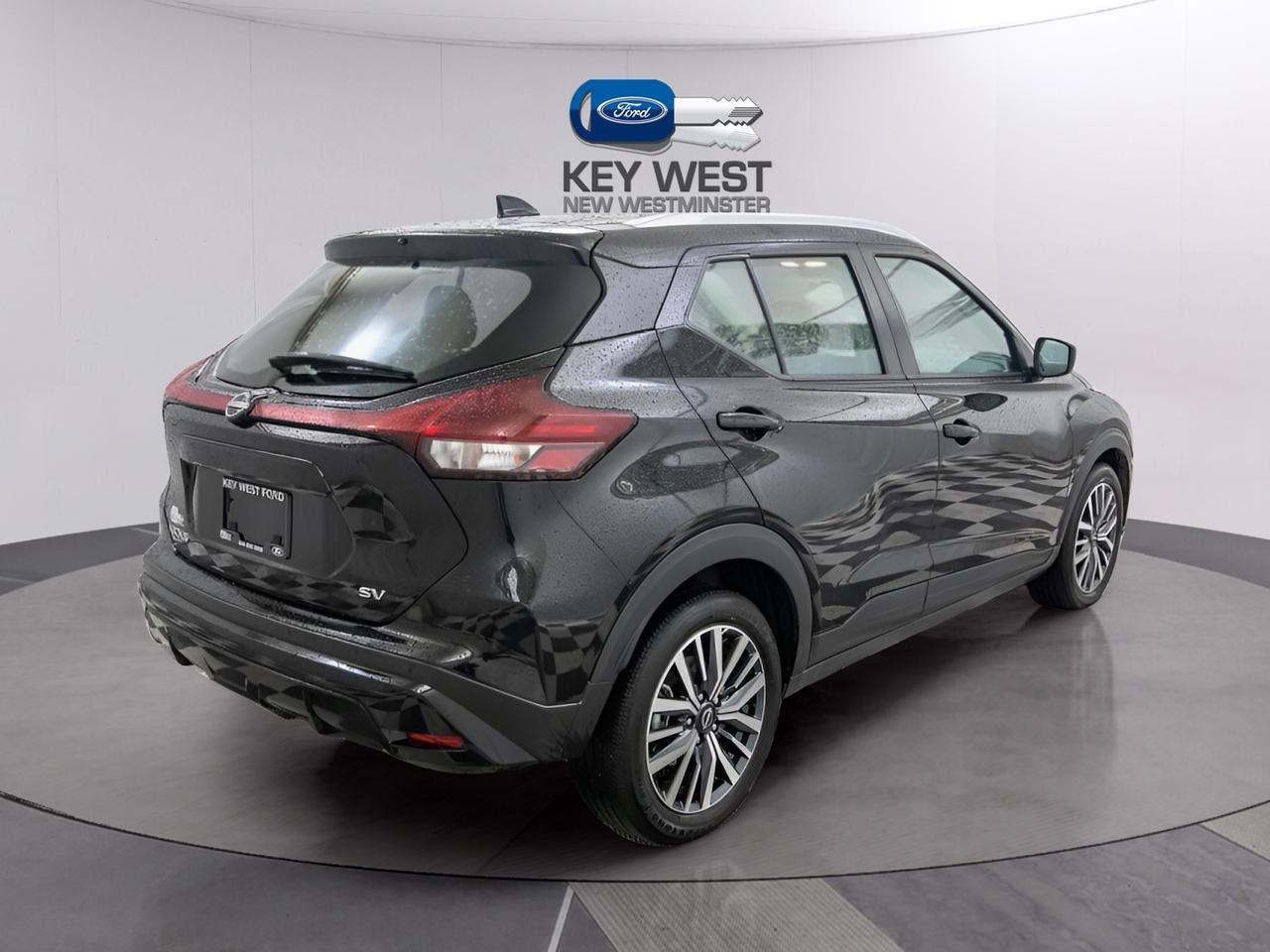 2024 Nissan Kicks SV Photo4