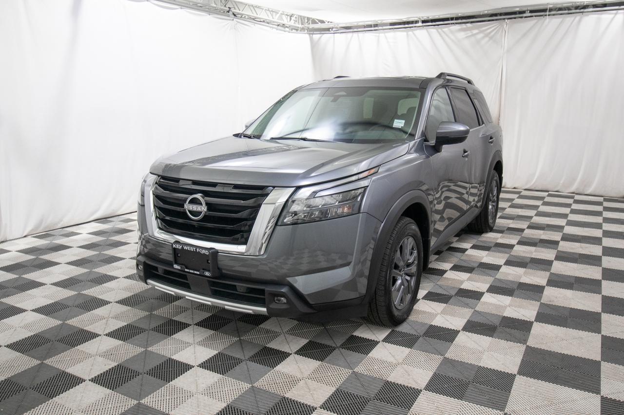 Used 2024 Nissan Pathfinder SV 4WD for sale in New Westminster, BC