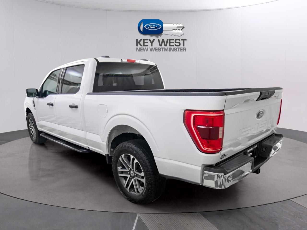 2023 Ford F-150 XLT 4WD SuperCrew 6.5' Box Photo2