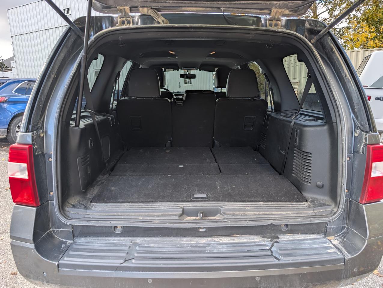 2017 Ford Expedition XLT 4WD Photo