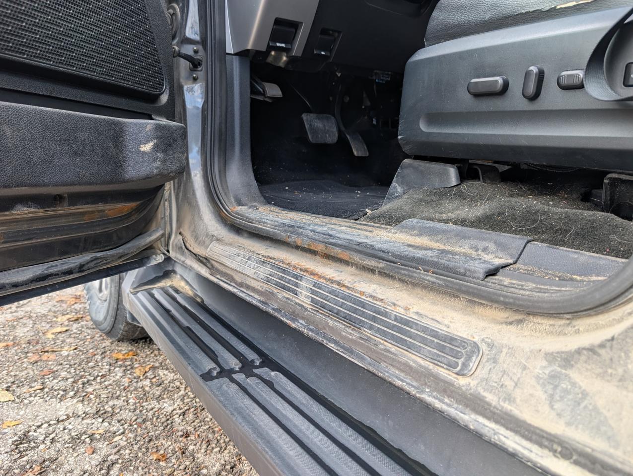 2017 Ford Expedition XLT 4WD 4dr Photo3