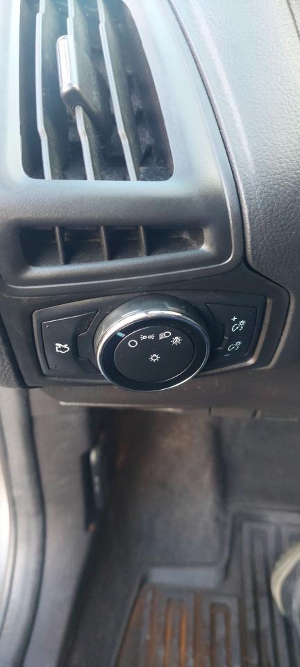 2014 Ford Focus 5dr HB Photo