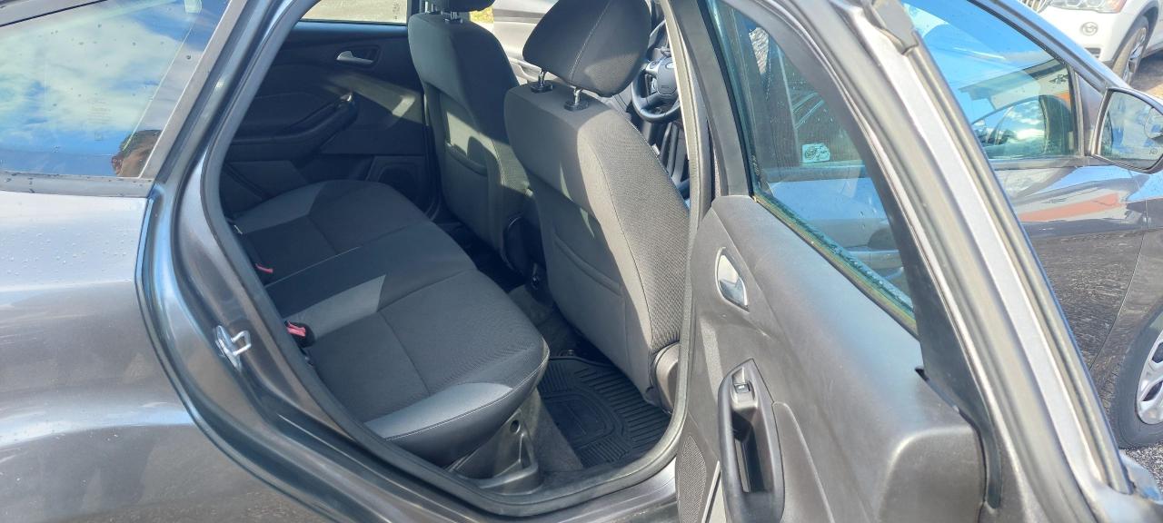 2014 Ford Focus 5dr HB Photo