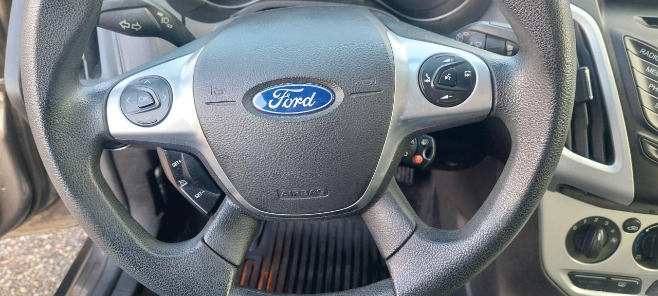 2014 Ford Focus 5dr HB Photo