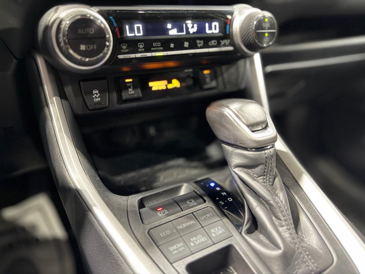 2020 Toyota RAV4 XLE AWD - Photo #19