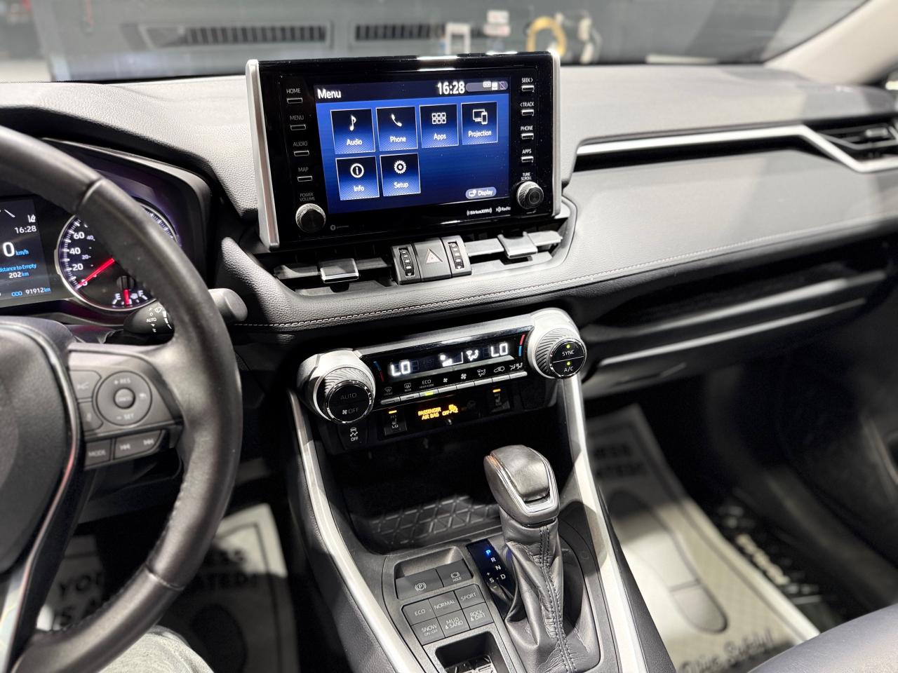 2020 Toyota RAV4 XLE AWD - Photo #18