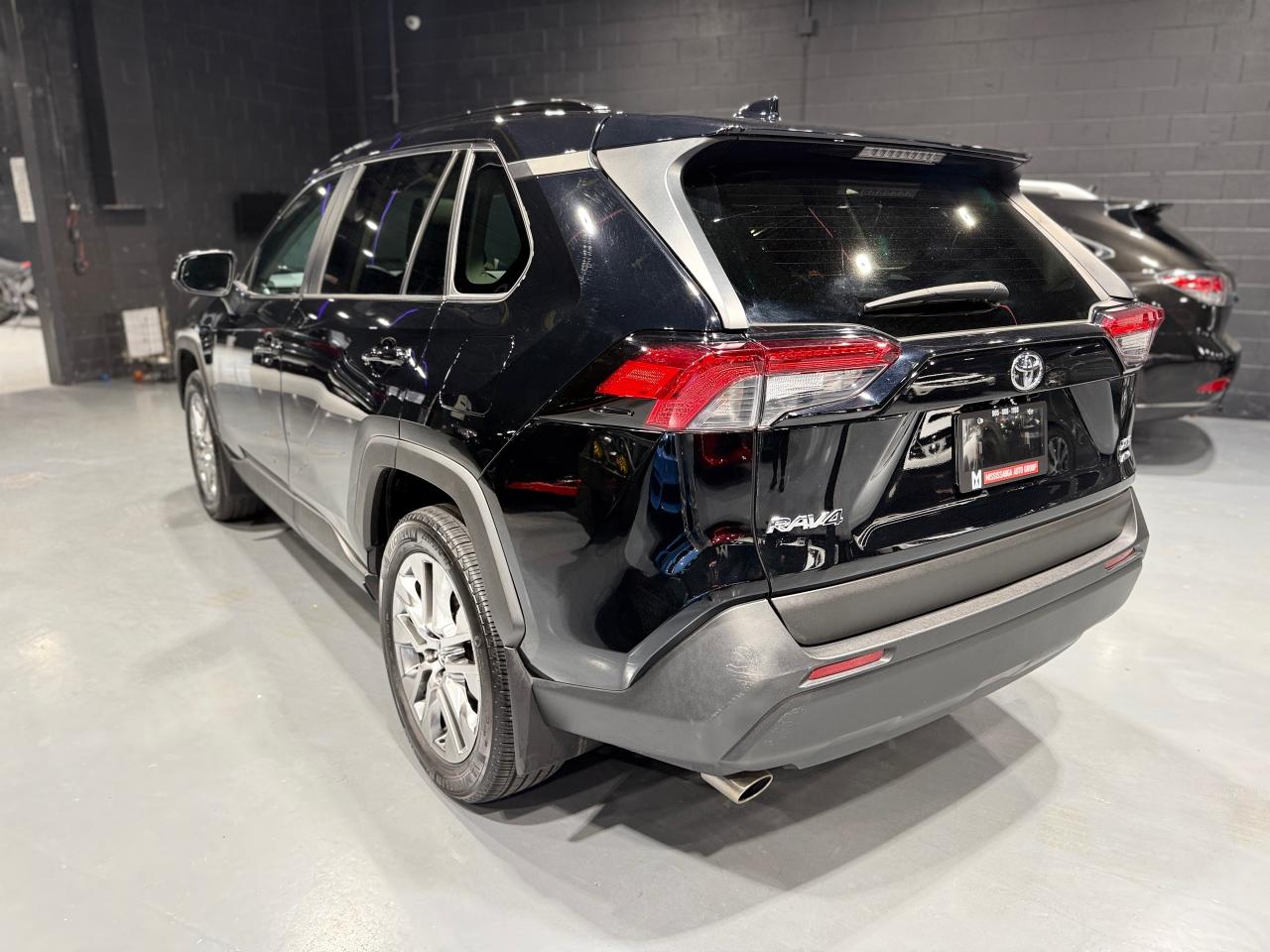 2020 Toyota RAV4 XLE AWD - Photo #8