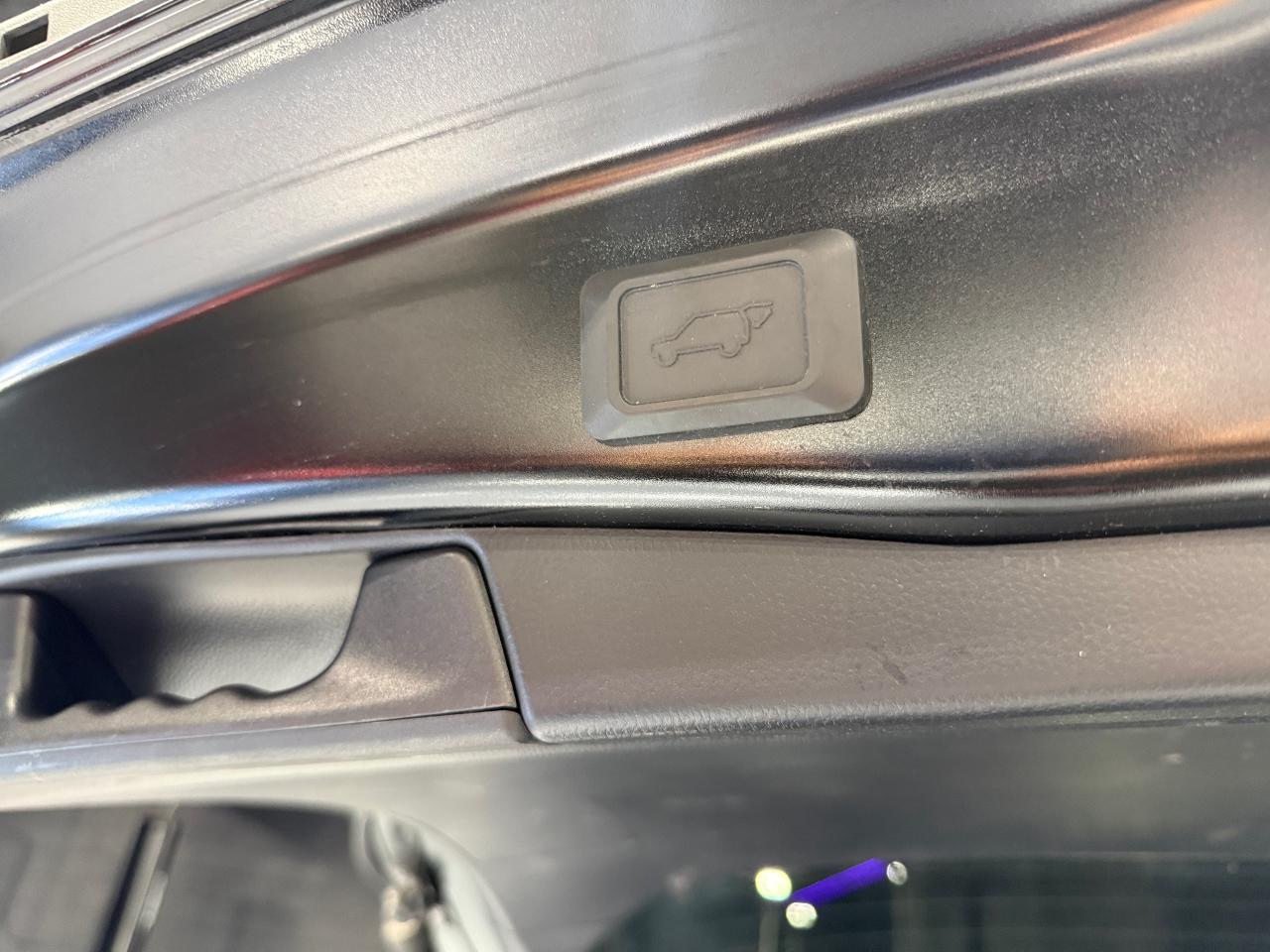 2020 Toyota RAV4 XLE AWD - Photo #7