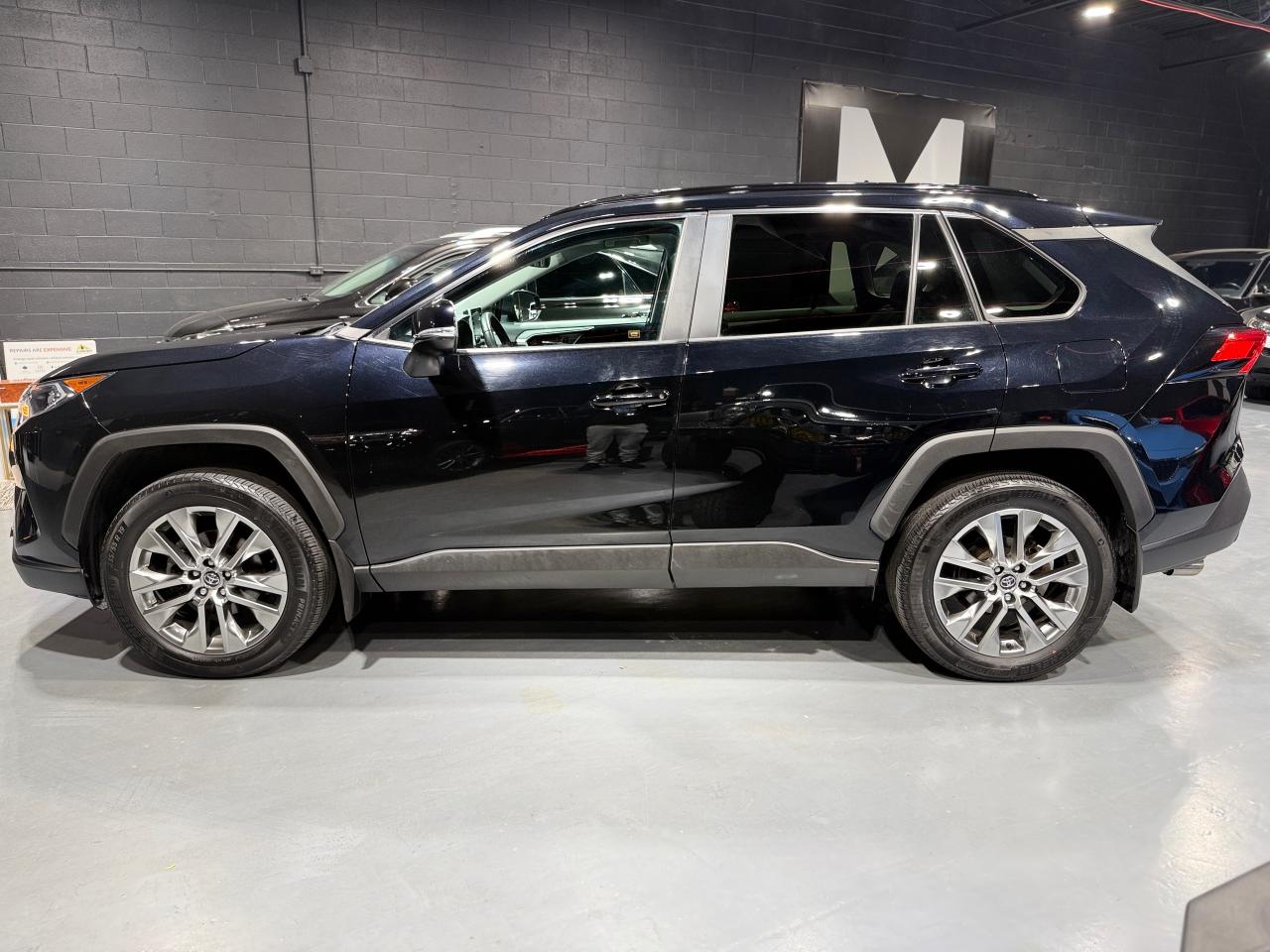 2020 Toyota RAV4 XLE AWD - Photo #9