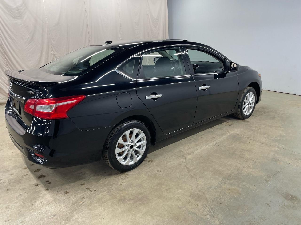 2017 Nissan Sentra SV Photo5