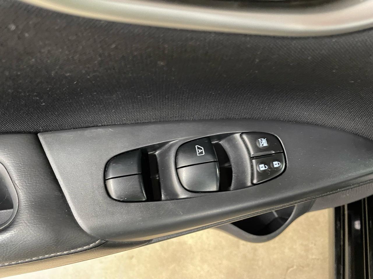 2017 Nissan Sentra SV Photo34