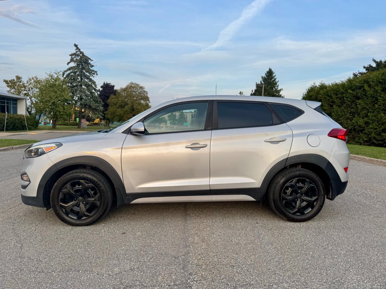 2017 Hyundai Tucson AWD 4dr 2.0L - Photo #3
