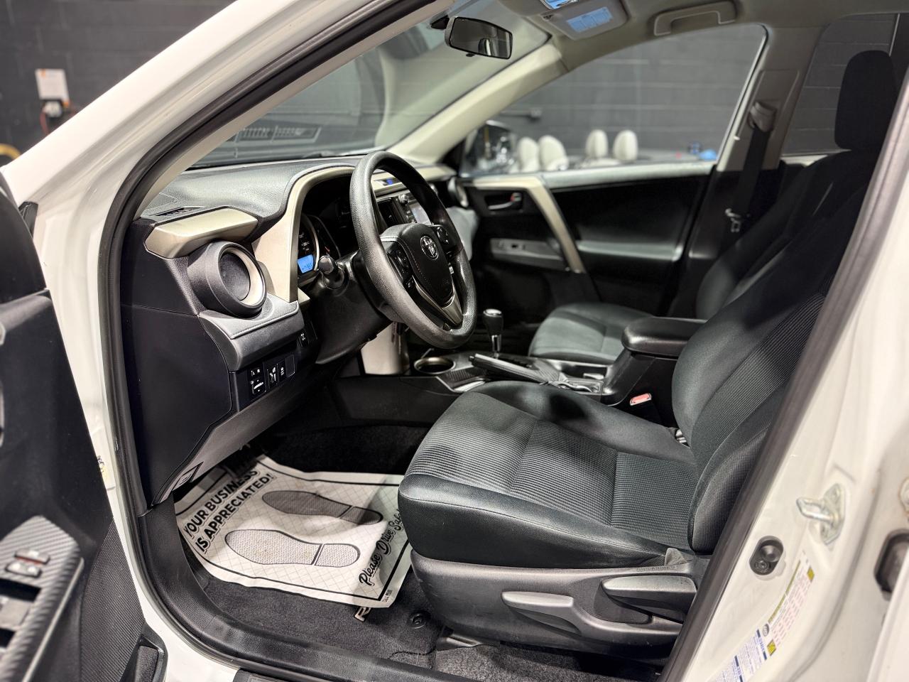 2014 Toyota RAV4 AWD 4dr LE - Photo #12