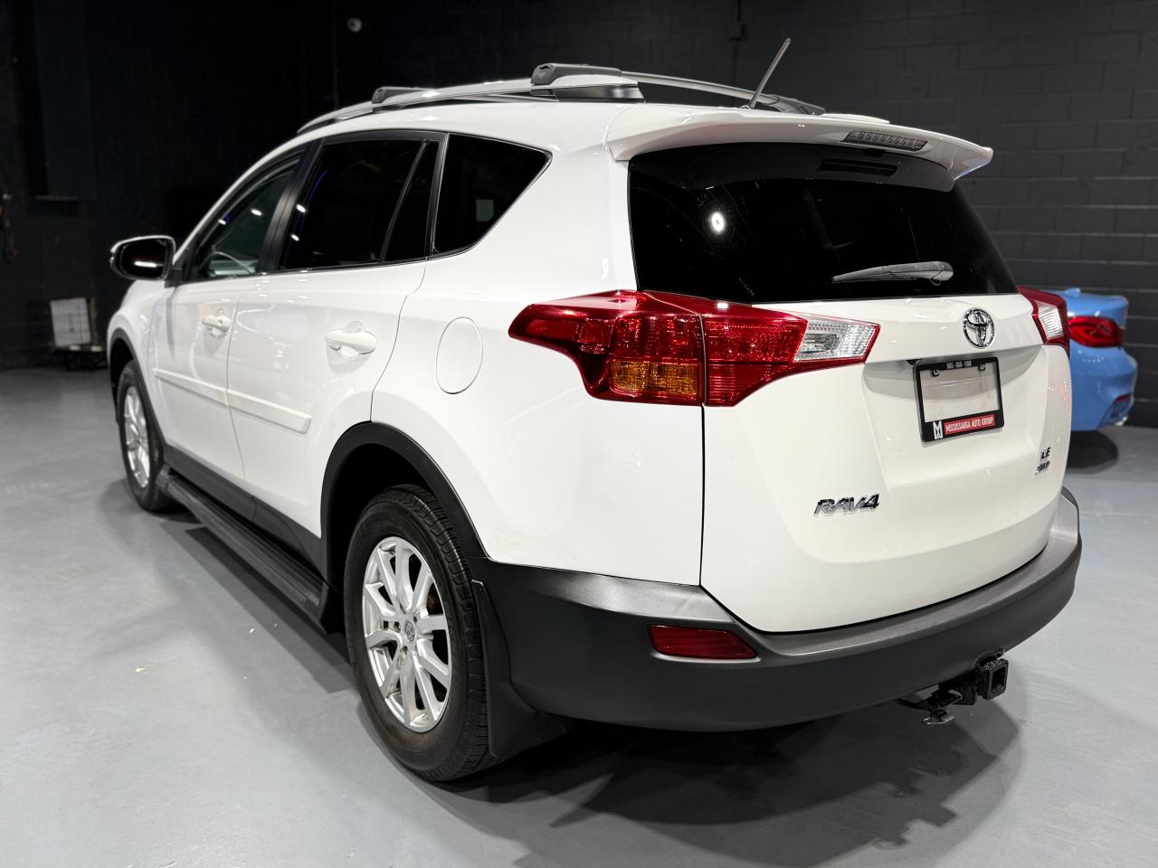 2014 Toyota RAV4 AWD 4dr LE Photo