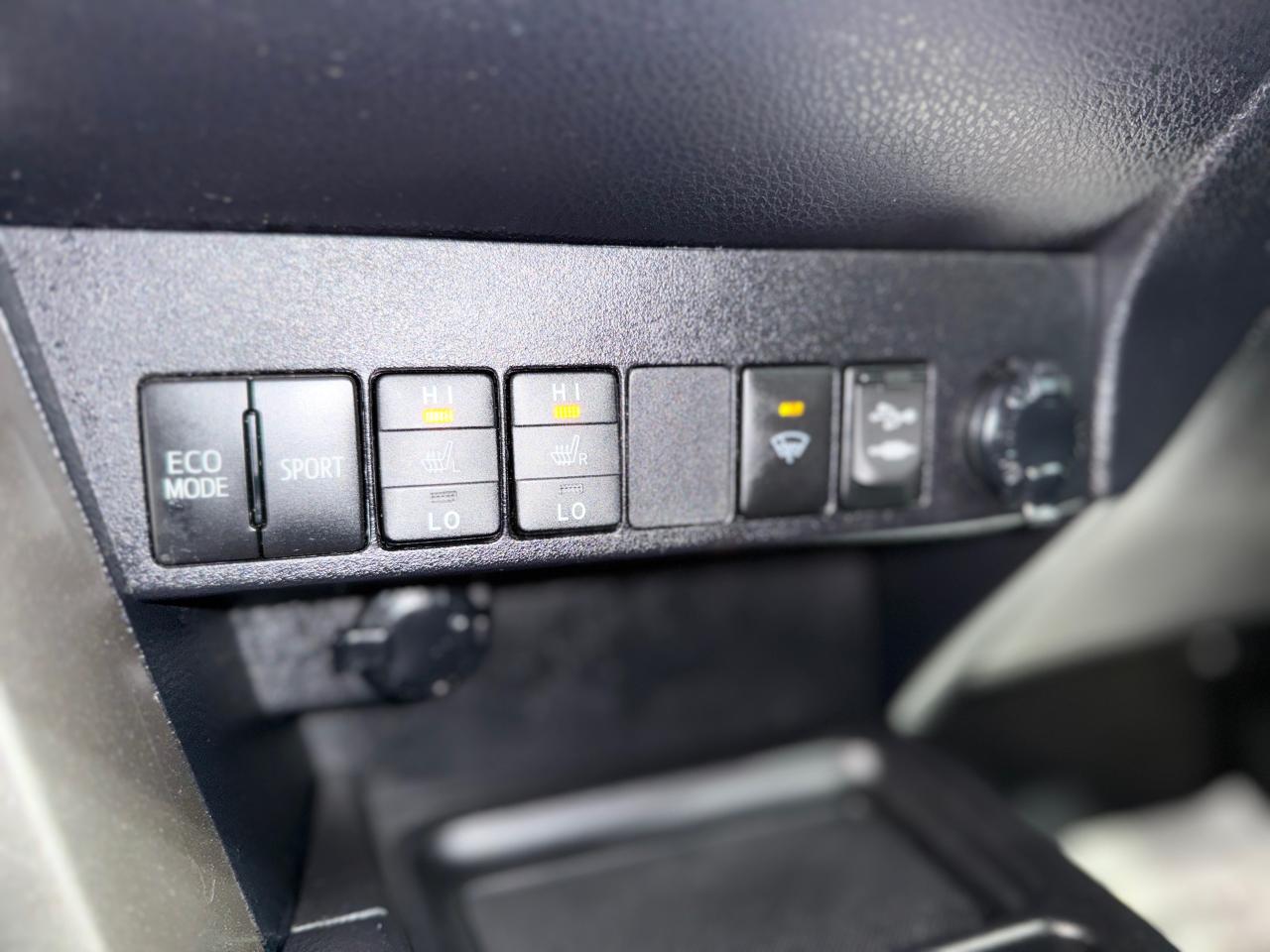 2014 Toyota RAV4 AWD 4dr LE - Photo #17