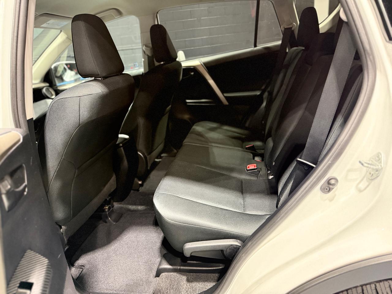 2014 Toyota RAV4 AWD 4dr LE - Photo #11