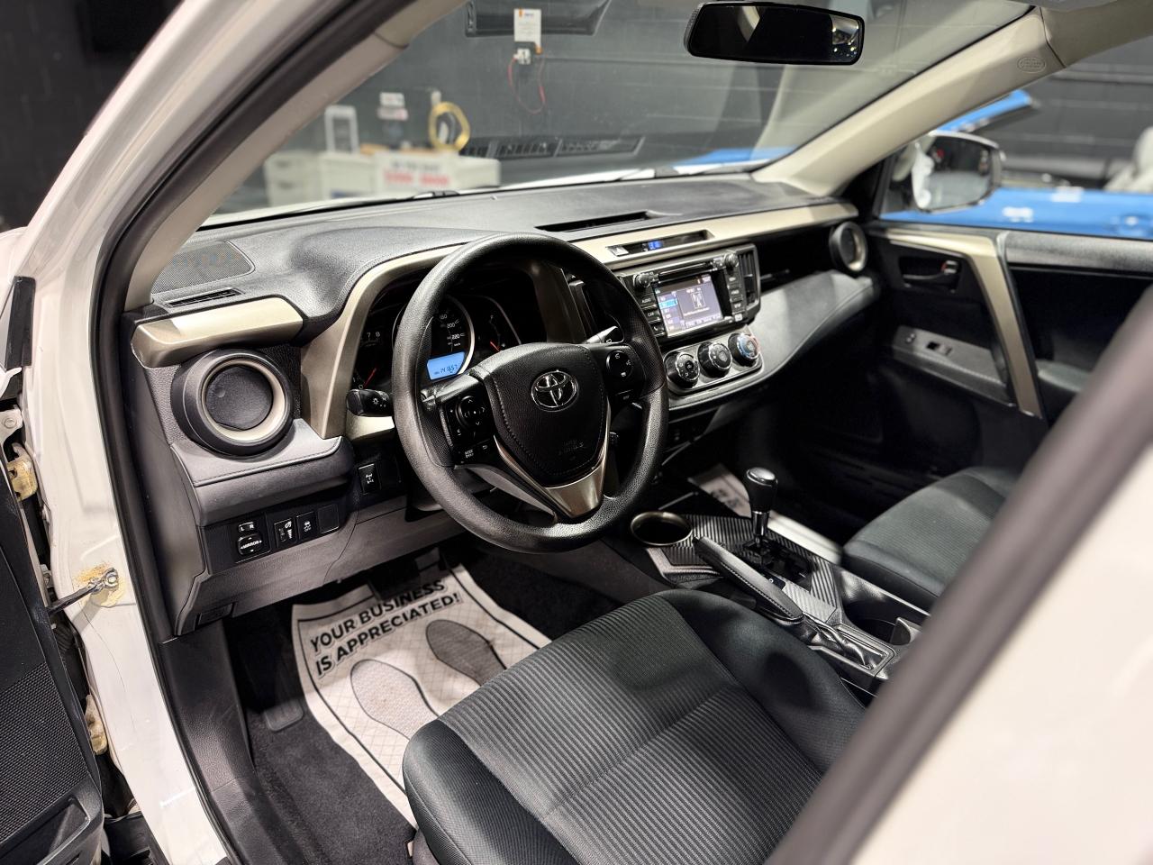 2014 Toyota RAV4 AWD 4dr LE - Photo #13