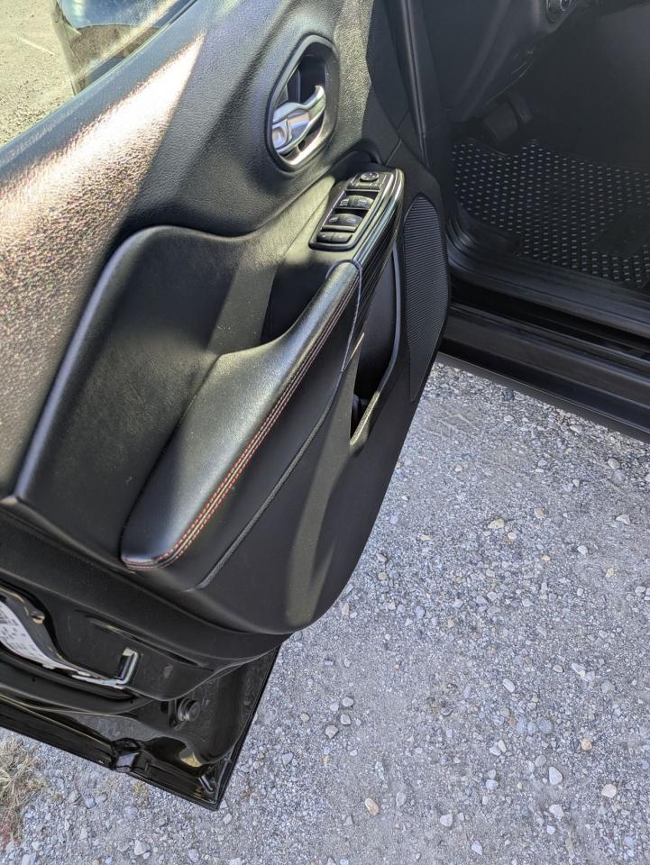 2014 Jeep Cherokee 4WD 4dr Trailhawk - Photo #14