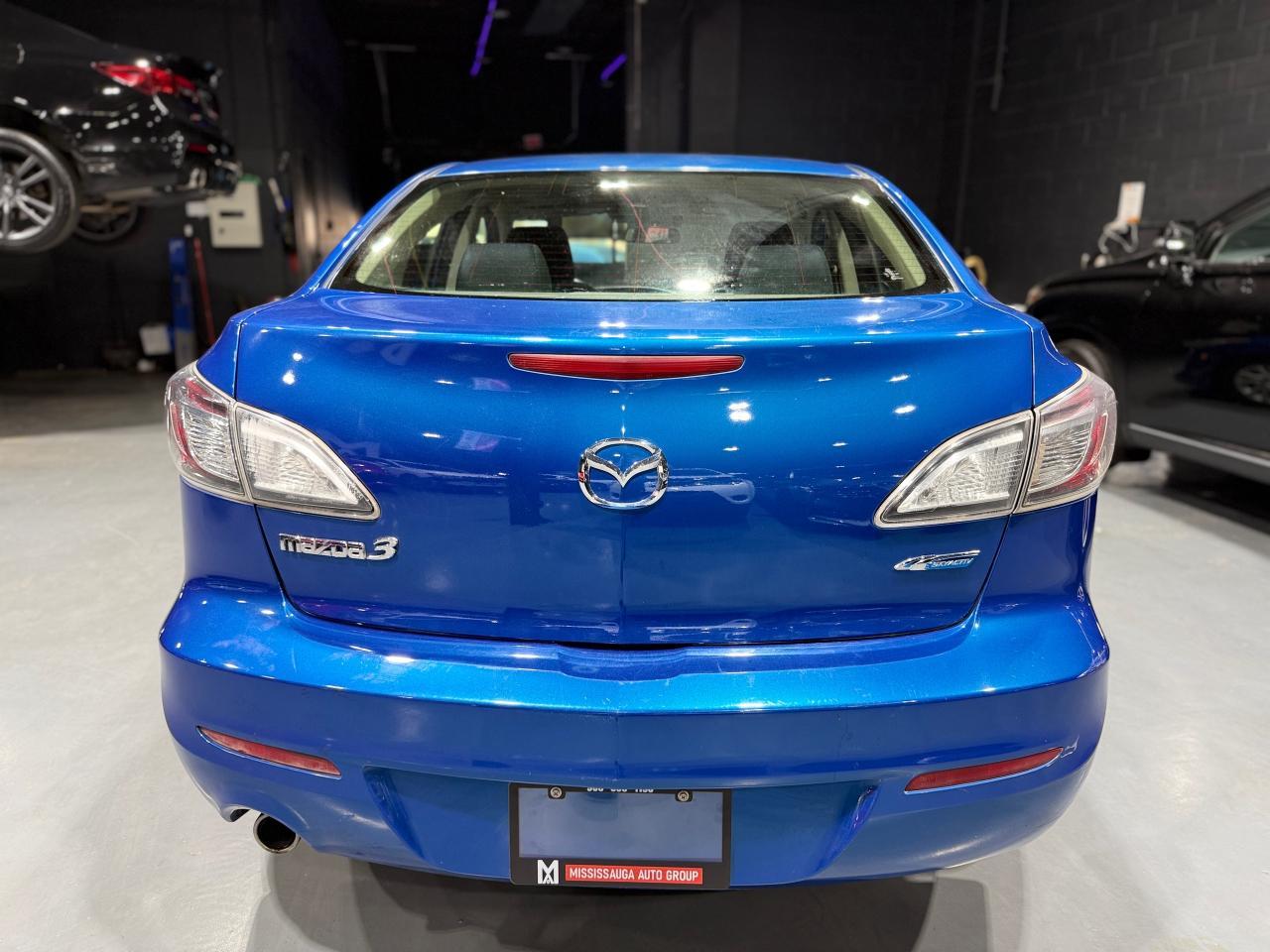 2013 Mazda MAZDA3 GS-SKY Photo