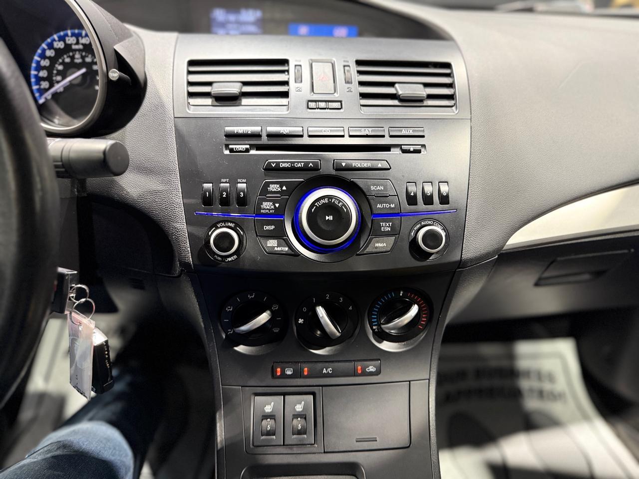 2013 Mazda MAZDA3 GS-SKY Photo