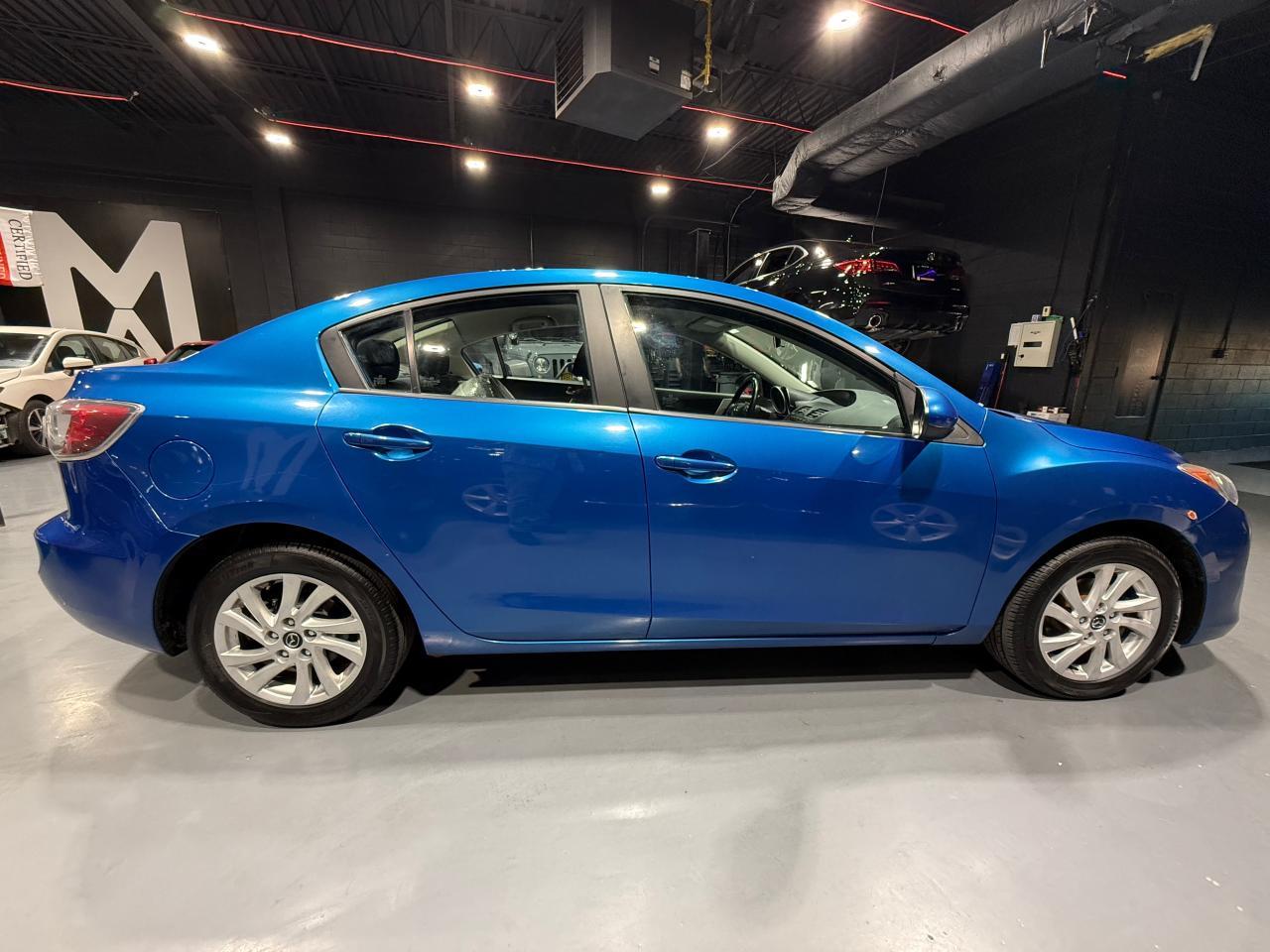 2013 Mazda MAZDA3 GS-SKY Photo