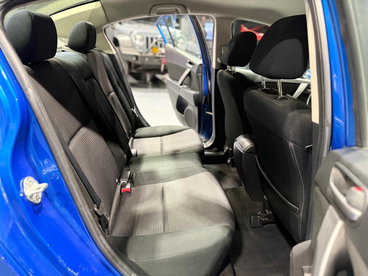 2013 Mazda MAZDA3 GS-SKY Photo