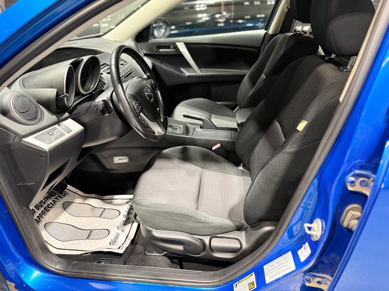 2013 Mazda MAZDA3 GS-SKY Photo