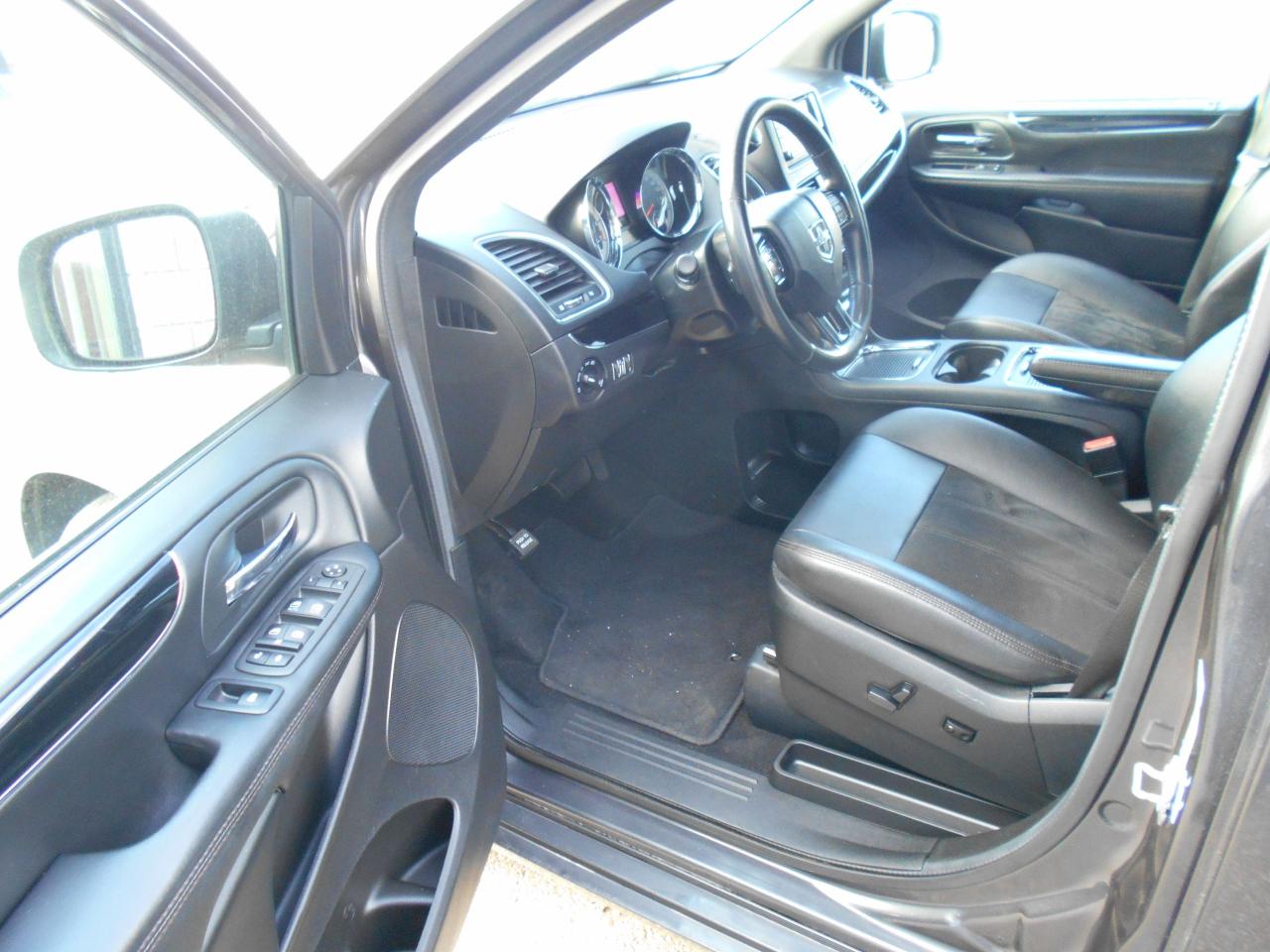 2020 Dodge Grand Caravan PREMIUM PLUS Photo