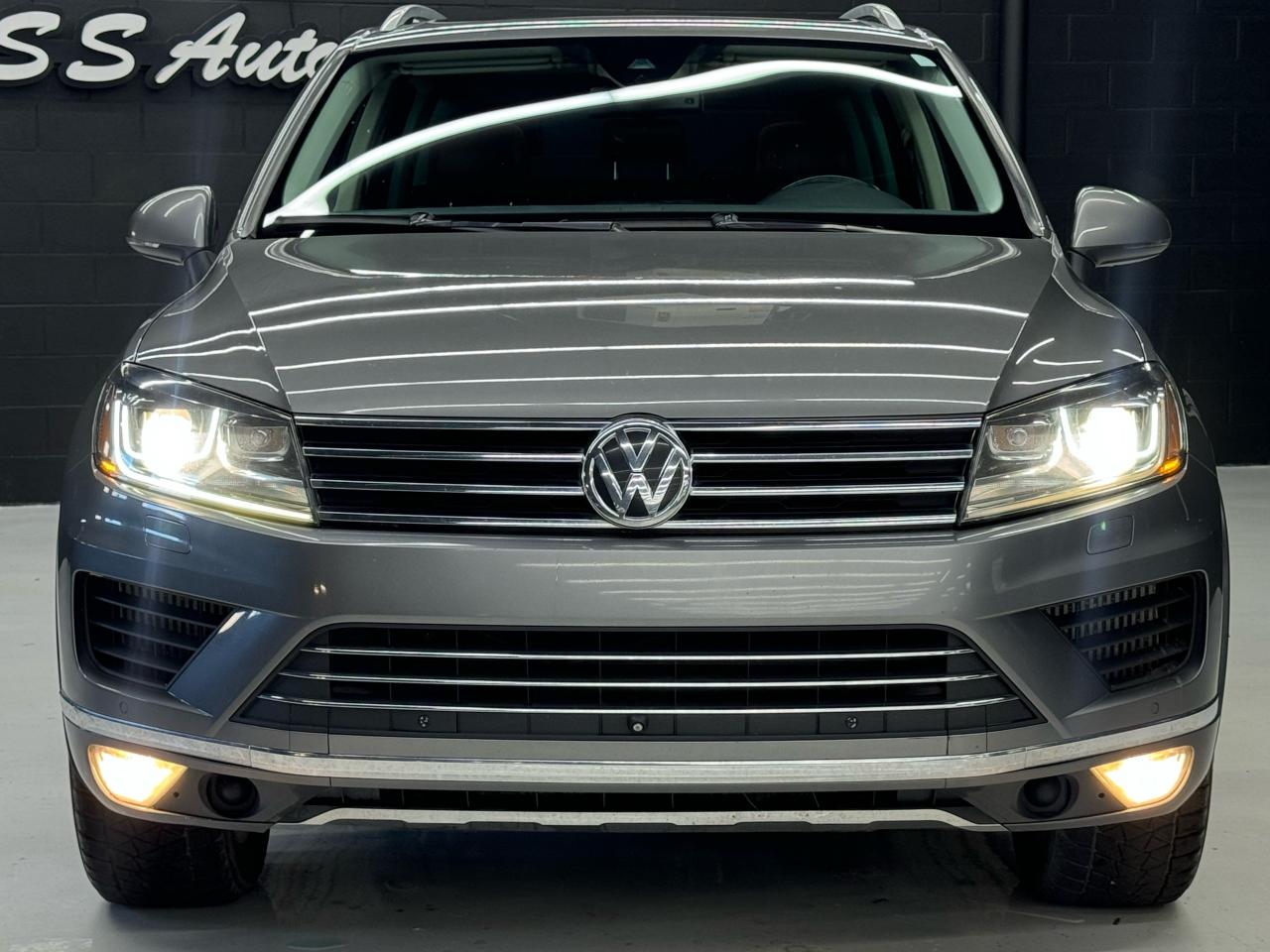 2016 Volkswagen Touareg TDI|HIGHLINE|NAV|360CAM|BSM|LKA|DYNAUDIO|1OWNER| - Photo #2