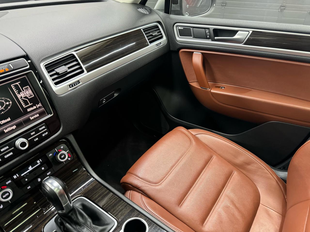 2016 Volkswagen Touareg TDI|HIGHLINE|NAV|360CAM|BSM|LKA|DYNAUDIO|1OWNER| - Photo #21