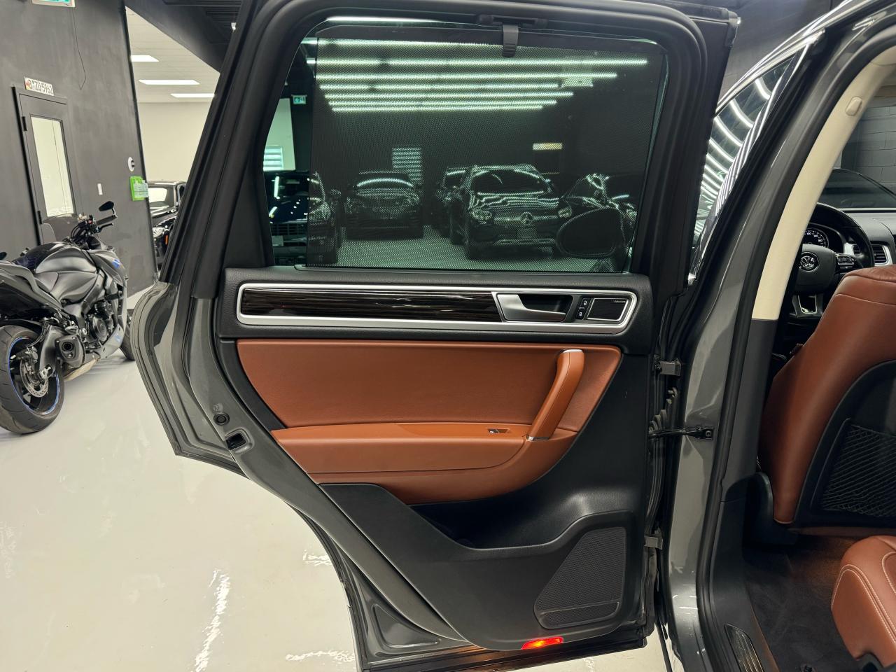 2016 Volkswagen Touareg TDI|HIGHLINE|NAV|360CAM|BSM|LKA|DYNAUDIO|1OWNER| - Photo #27