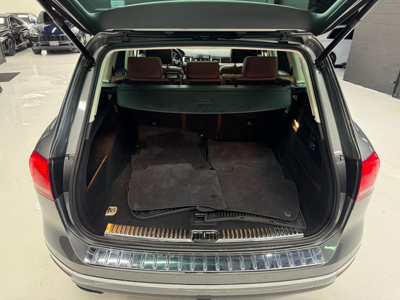 2016 Volkswagen Touareg TDI|HIGHLINE|NAV|360CAM|BSM|LKA|DYNAUDIO|1OWNER| - Photo #31