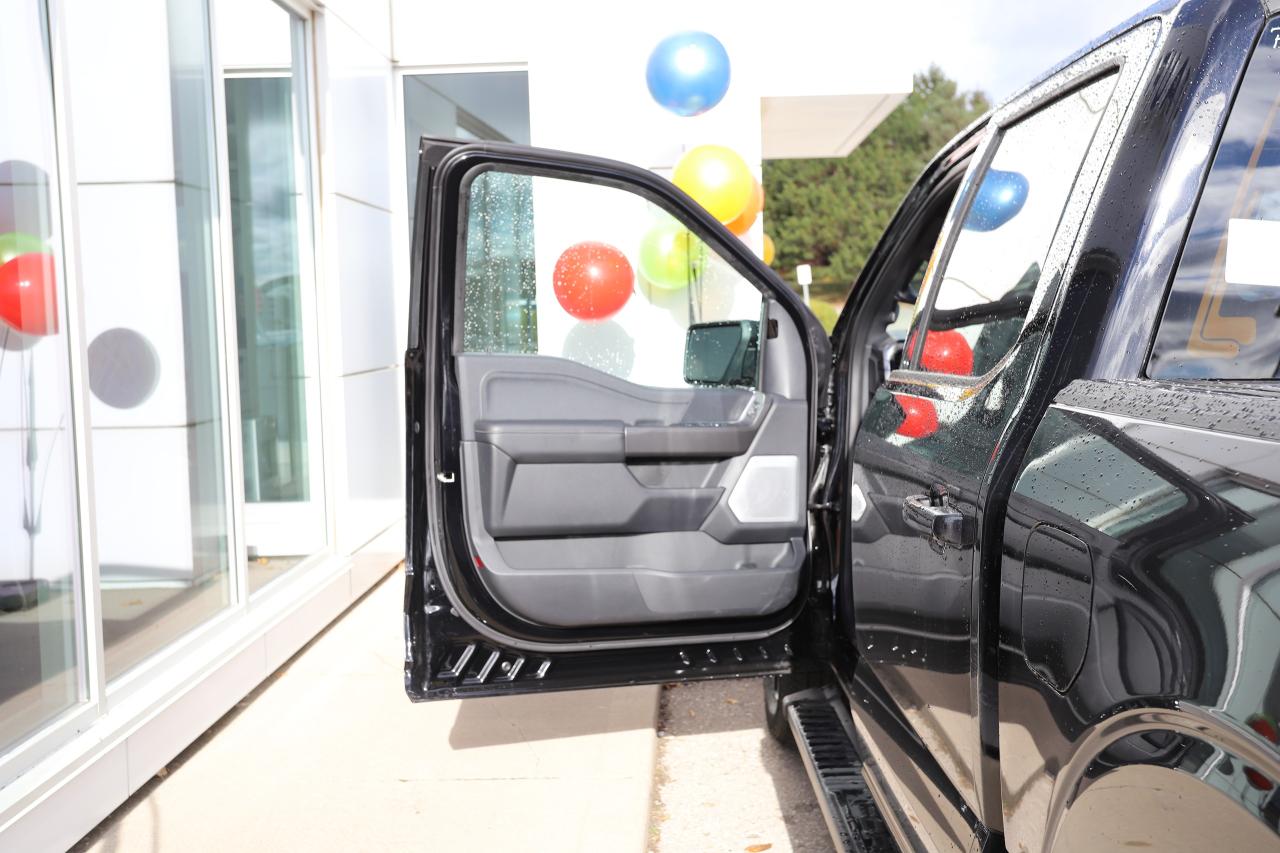 2025 Ford F-150 Lariat 4WD SuperCrew 5.5' Box Photo5