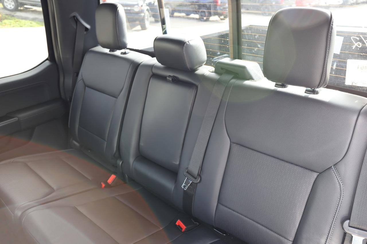 2025 Ford F-150 Lariat 4WD SuperCrew 5.5' Box Photo5