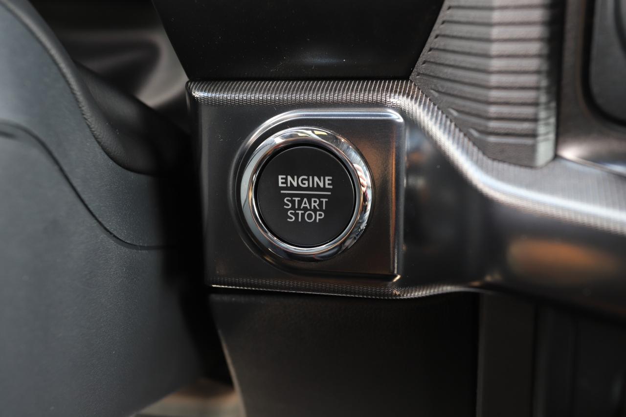 2025 Ford F-150 Lariat 4WD SuperCrew 5.5' Box Photo5