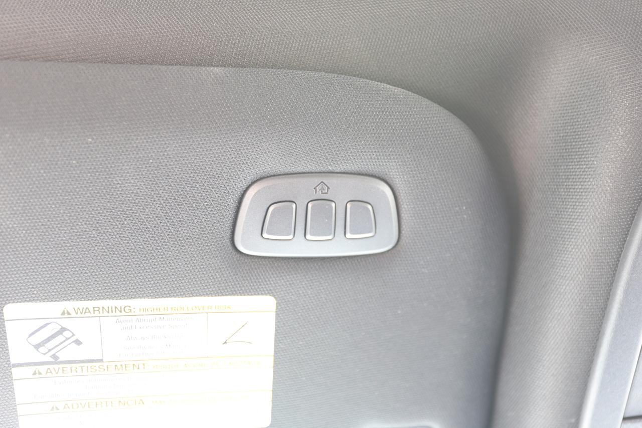 2025 Ford F-150 Lariat 4WD SuperCrew 5.5' Box Photo5