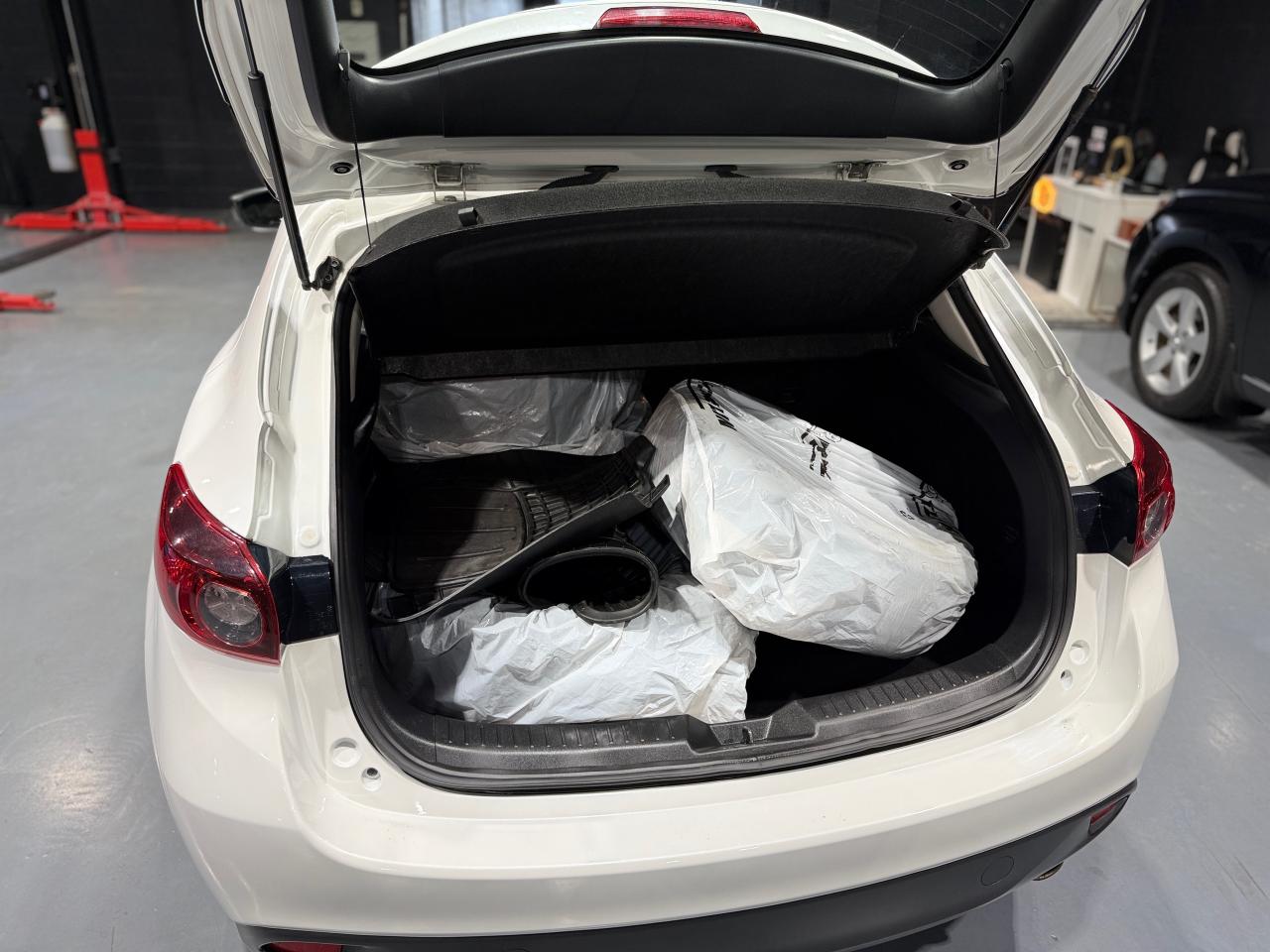 2014 Mazda MAZDA3 GS-SKY - Photo #7