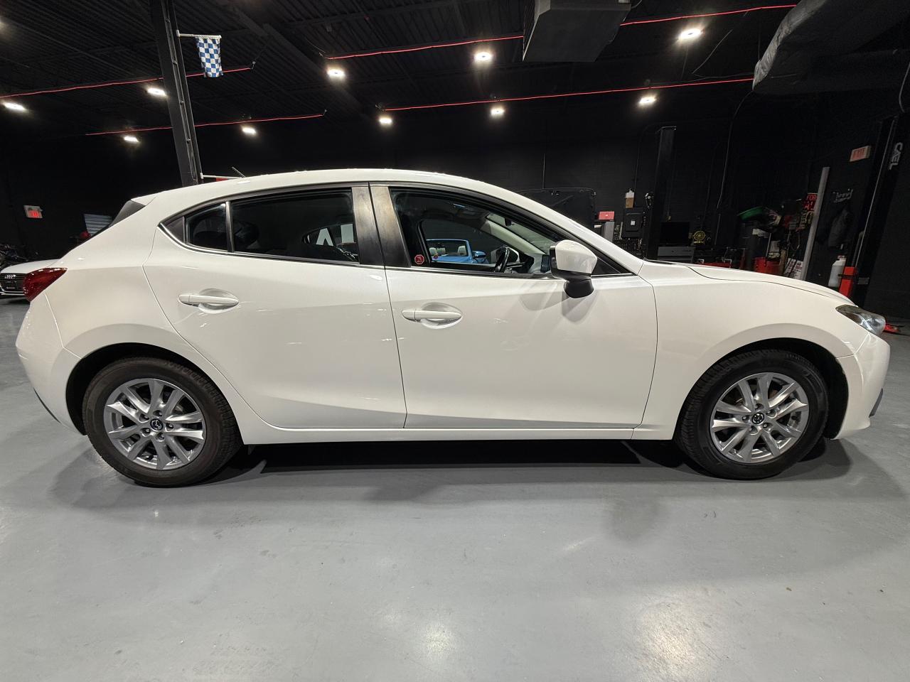 2014 Mazda MAZDA3 GS-SKY Photo