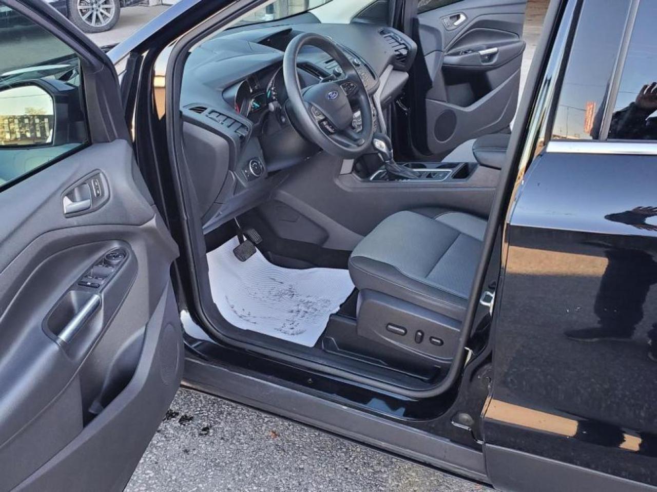 2018 Ford Escape SE 4WD-"NO TAX SALE-MAX $2000-LTD TIME ONLY" - Photo #9